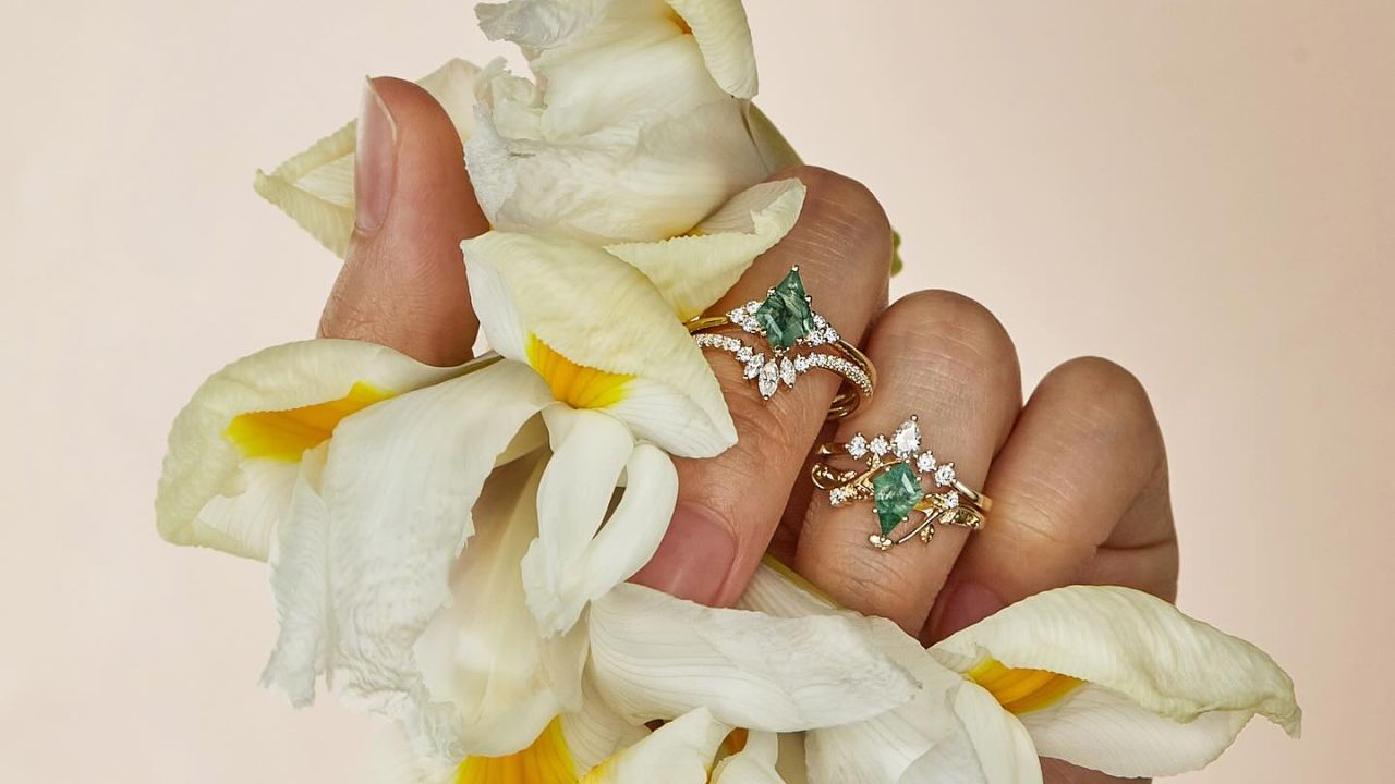 Why Moss Agate Rings are a Considerate and Affordable Engagement Ring Choice