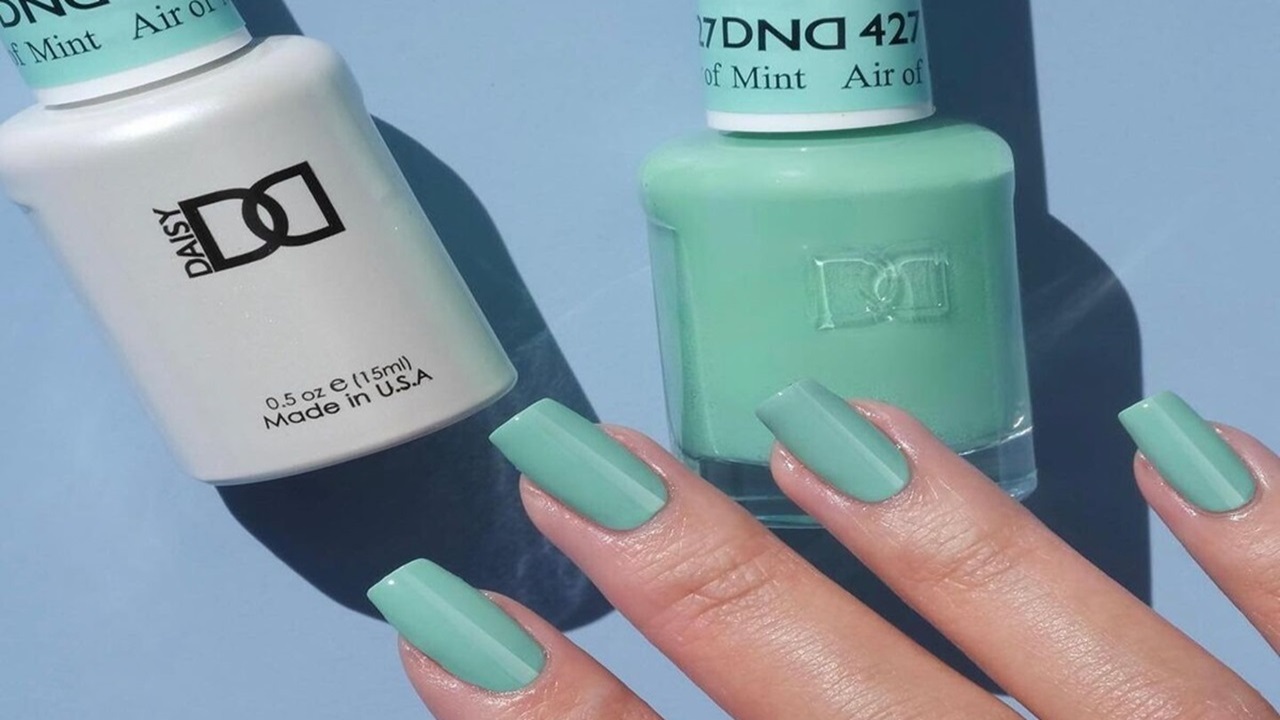 Business Benefits of Buying DND Gel Polish Wholesale